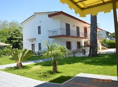 Raniericasevacanze بيت للعطل
